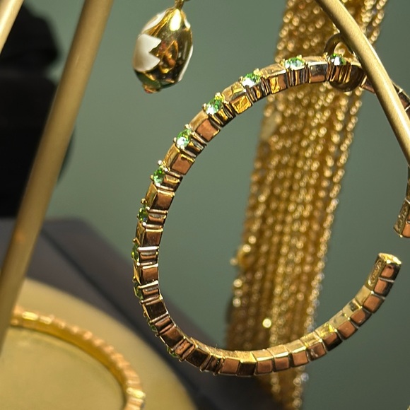 JOAN RIVERS Green Swarovski Crystal Bangle Cuff - Picture 2 of 4